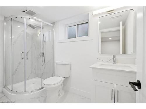41 Cameron Avenue S, Hamilton, ON - Indoor Photo Showing Bathroom