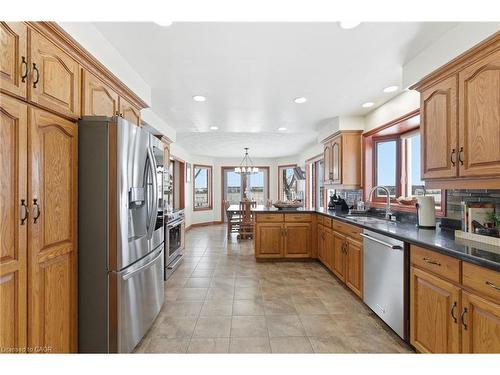 3810 River Road, Caledonia, ON - Indoor Photo Showing Kitchen