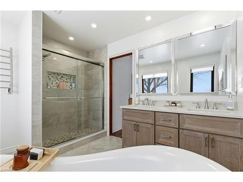 3810 River Road, Caledonia, ON - Indoor Photo Showing Bathroom