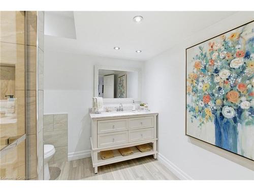 3810 River Road, Caledonia, ON - Indoor Photo Showing Bathroom