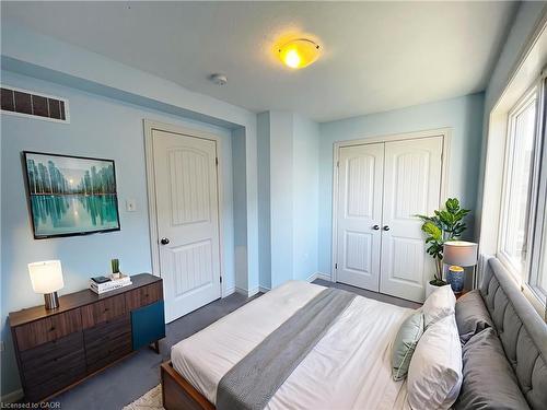 49-12 Poplar Drive, Cambridge, ON - Indoor Photo Showing Bedroom