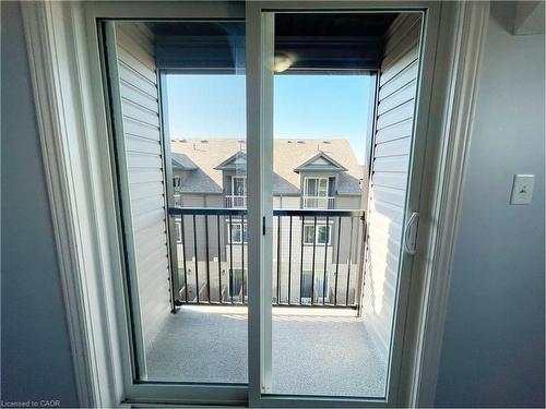 49-12 Poplar Drive, Cambridge, ON -  With Exterior