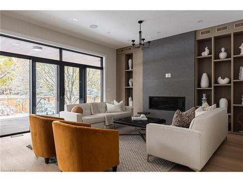 414 Belvenia Road, Burlington, ON - Indoor Photo Showing Living Room With Fireplace