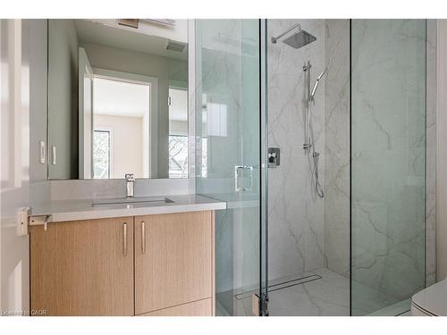 414 Belvenia Road, Burlington, ON - Indoor Photo Showing Bathroom