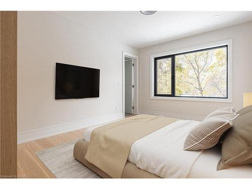 414 Belvenia Road, Burlington, ON - Indoor Photo Showing Bedroom