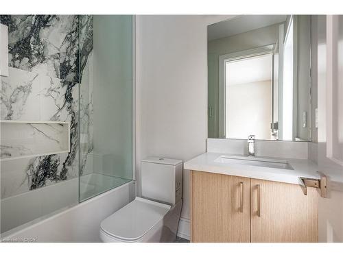 414 Belvenia Road, Burlington, ON - Indoor Photo Showing Bathroom