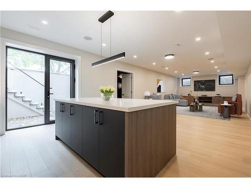 414 Belvenia Road, Burlington, ON - Indoor Photo Showing Kitchen With Upgraded Kitchen