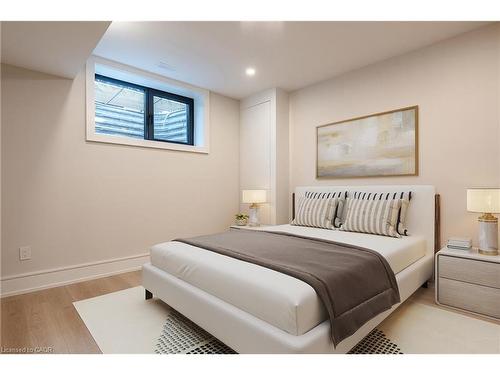 414 Belvenia Road, Burlington, ON - Indoor Photo Showing Bedroom