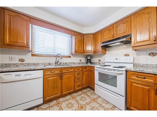 19 Hadeland Avenue, Hamilton, ON - Indoor Photo Showing Kitchen