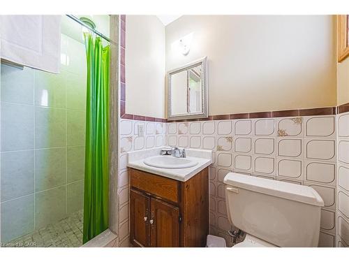 19 Hadeland Avenue, Hamilton, ON - Indoor Photo Showing Bathroom