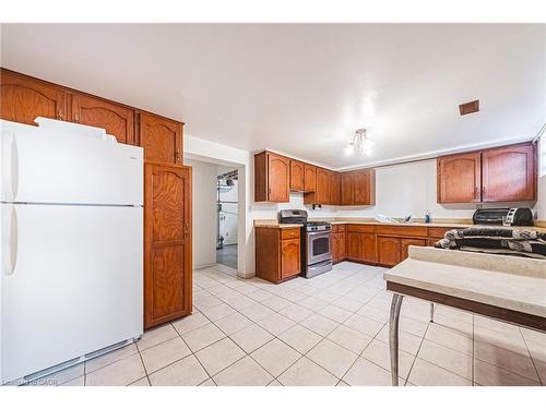 19 Hadeland Avenue, Hamilton, ON - Indoor Photo Showing Kitchen