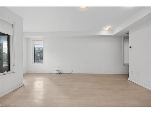 205 Sabina Drive, Oakville, ON - Indoor Photo Showing Other Room