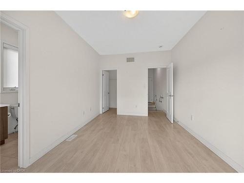 205 Sabina Drive, Oakville, ON - Indoor Photo Showing Other Room