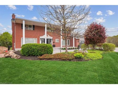 10 Azalea Court, Stoney Creek, ON - Outdoor