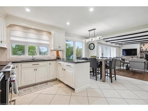 10 Azalea Court, Stoney Creek, ON - Indoor Photo Showing Kitchen