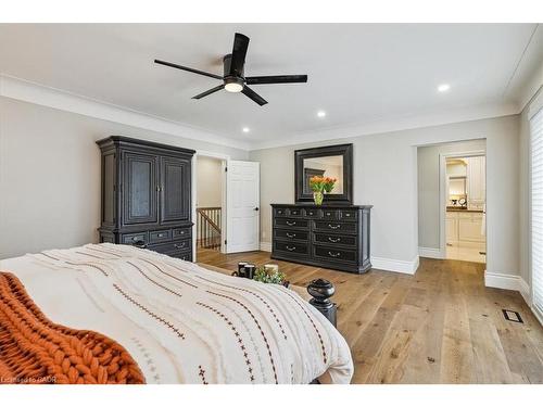 10 Azalea Court, Stoney Creek, ON - Indoor Photo Showing Bedroom