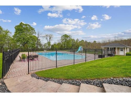 10 Azalea Court, Stoney Creek, ON - Outdoor With In Ground Pool