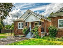 UPPER-126 Auburn Avenue  Hamilton, ON L8K 3B2