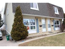 30A Helene Crescent  Waterloo, ON N2L 5E5