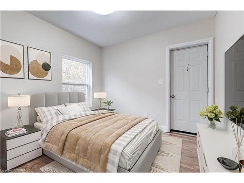 152 Sanford Avenue S, Hamilton, ON 