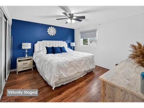 4 Pleasant Grove Terrace, Grimsby, ON - Indoor Photo Showing Bedroom