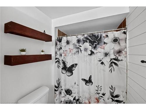 4 Pleasant Grove Terrace, Grimsby, ON - Indoor Photo Showing Bathroom