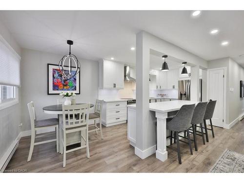 23-5017 Pinedale Avenue, Burlington, ON - Indoor Photo Showing Dining Room