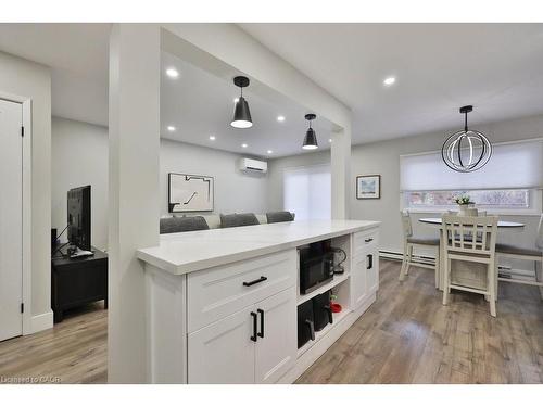 23-5017 Pinedale Avenue, Burlington, ON - Indoor