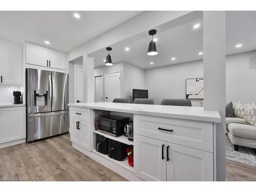 23-5017 Pinedale Avenue, Burlington, ON - Indoor Photo Showing Kitchen