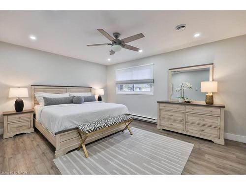23-5017 Pinedale Avenue, Burlington, ON - Indoor Photo Showing Bedroom