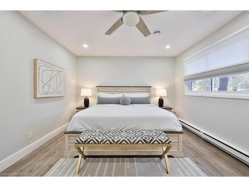 23-5017 Pinedale Avenue, Burlington, ON - Indoor Photo Showing Bedroom