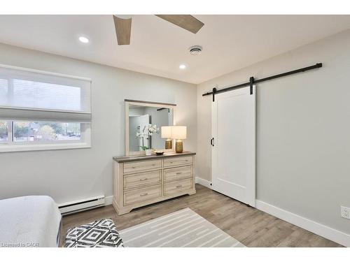 23-5017 Pinedale Avenue, Burlington, ON - Indoor