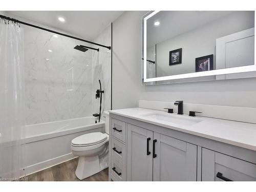 23-5017 Pinedale Avenue, Burlington, ON - Indoor Photo Showing Bathroom