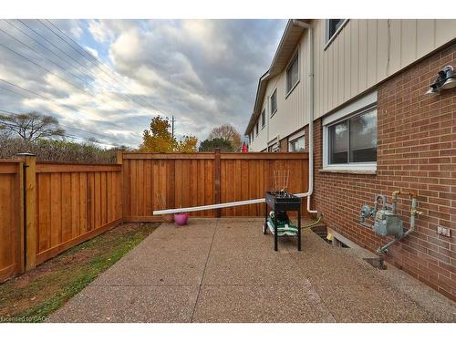 23-5017 Pinedale Avenue, Burlington, ON - Outdoor