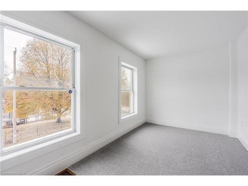 49 Myrtle Avenue, Hamilton, ON - Indoor Photo Showing Other Room