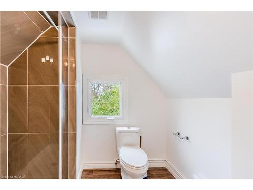 49 Myrtle Avenue, Hamilton, ON - Indoor Photo Showing Bathroom