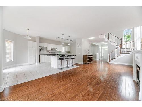 2676 Castle Hill Crescent, Oakville, ON - Indoor