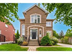 2676 Castle Hill Crescent  Oakville, ON L6H 6J1