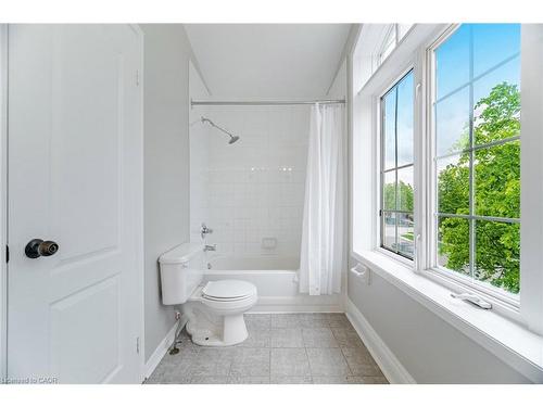 2676 Castle Hill Crescent, Oakville, ON - Indoor Photo Showing Bathroom