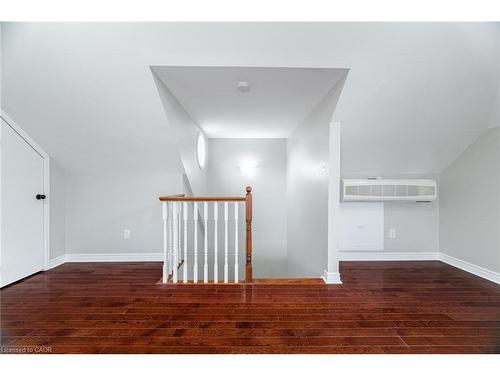 2676 Castle Hill Crescent, Oakville, ON - Indoor Photo Showing Other Room