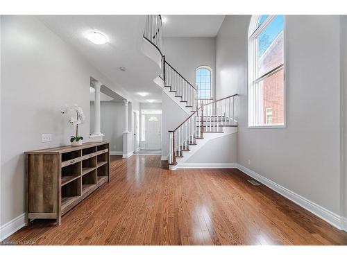 2676 Castle Hill Crescent, Oakville, ON - Indoor Photo Showing Other Room