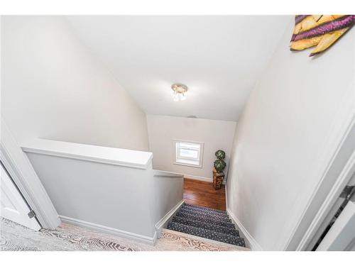 199 Kimberly Drive, Hamilton, ON - Indoor Photo Showing Other Room