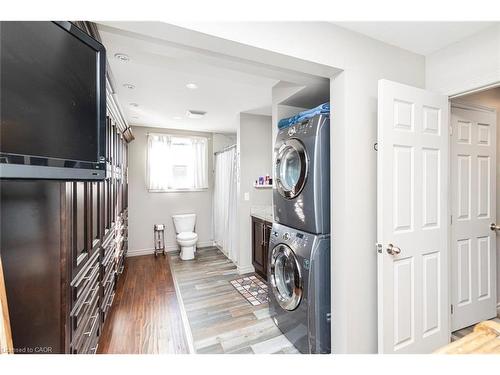 199 Kimberly Drive, Hamilton, ON - Indoor Photo Showing Laundry Room