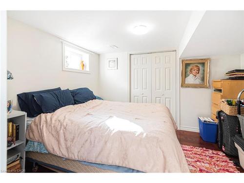 199 Kimberly Drive, Hamilton, ON - Indoor Photo Showing Bedroom