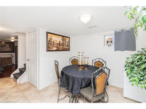 199 Kimberly Drive, Hamilton, ON - Indoor Photo Showing Dining Room