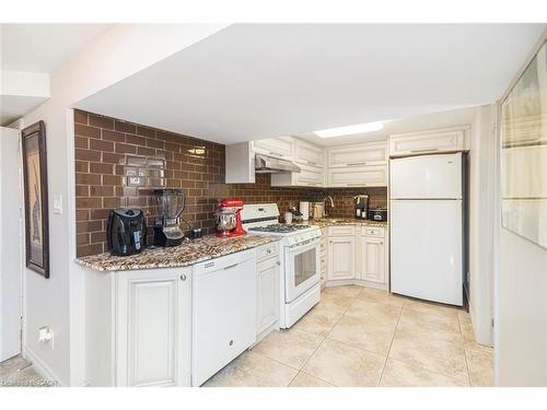 199 Kimberly Drive, Hamilton, ON - Indoor Photo Showing Kitchen