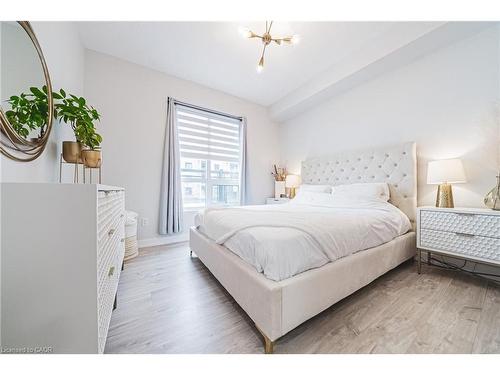 329-2486 Old Bronte Road, Oakville, ON - Indoor Photo Showing Bedroom