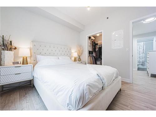 329-2486 Old Bronte Road, Oakville, ON - Indoor Photo Showing Bedroom