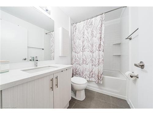 329-2486 Old Bronte Road, Oakville, ON - Indoor Photo Showing Bathroom