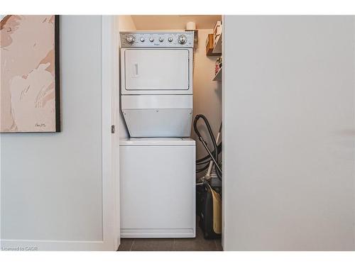 329-2486 Old Bronte Road, Oakville, ON - Indoor Photo Showing Laundry Room